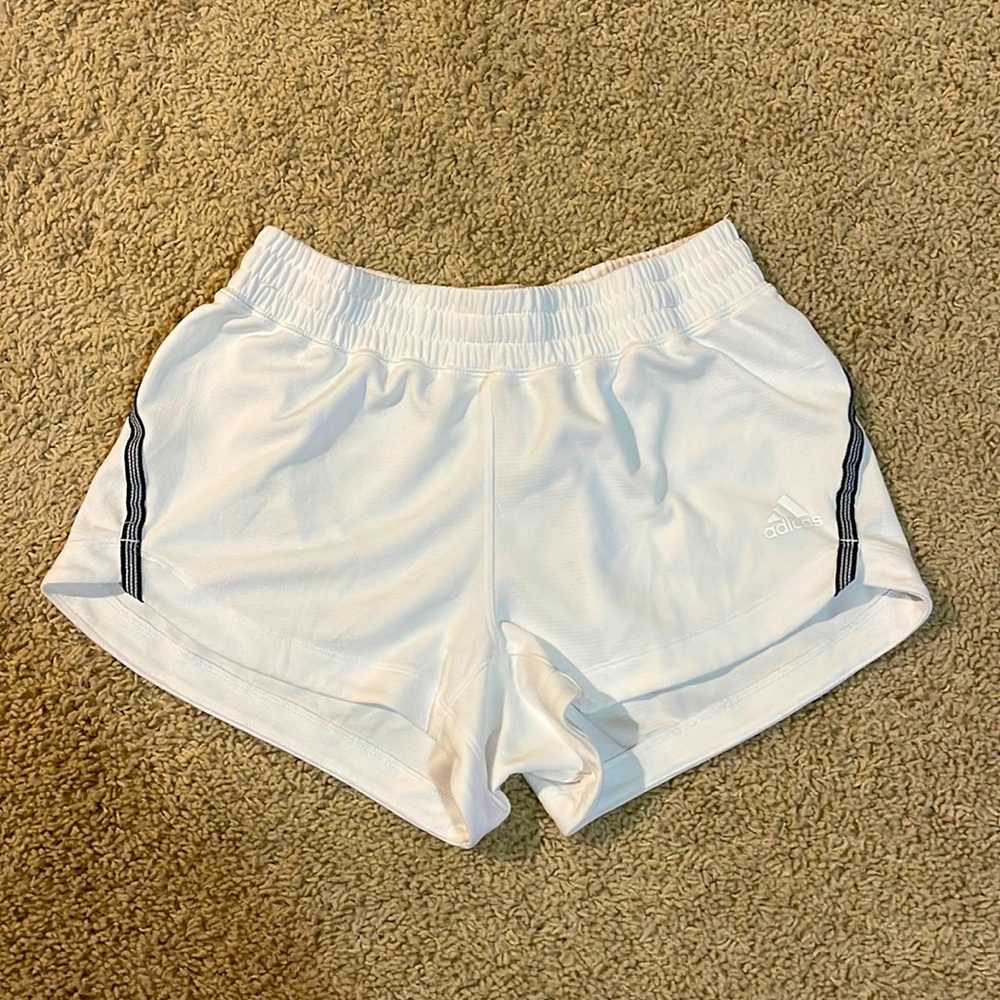 White Adidas shorts / size Xsmall